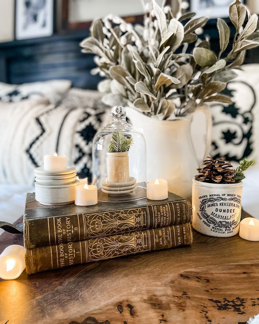 blackdog.creations_2 12-Piece Set of Flickering LED Tea Light Tealight Candles for Home and Party Decor